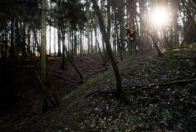 MTB banan runt Orupsberget är för den mer erfarne. Drops, table-tops och Berms är roliga inslag