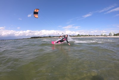 Lomma Beach är både en bra nybörjarspott och för mer avancerade kitare. Bästa plattvatten när vinden blåser från sydväst.